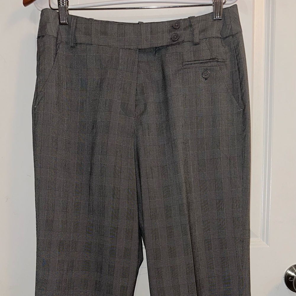 Larry Levine Women's Gray Plaid Pantsuit